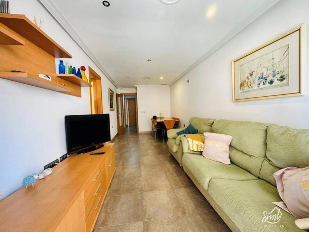 Sale of apartment in Avenida del Mediterráneo, 28, Torrevieja
photo 2