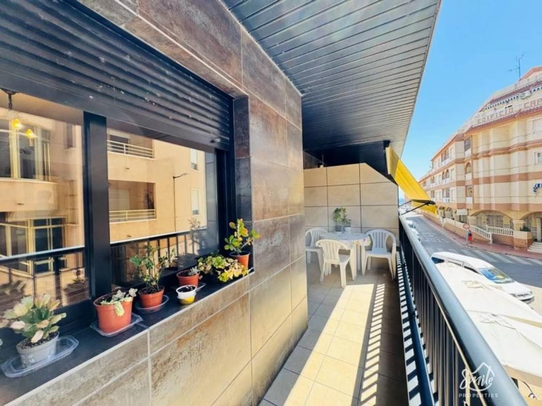 Sale of apartment in Avenida del Mediterráneo, 28, Torrevieja
photo 3