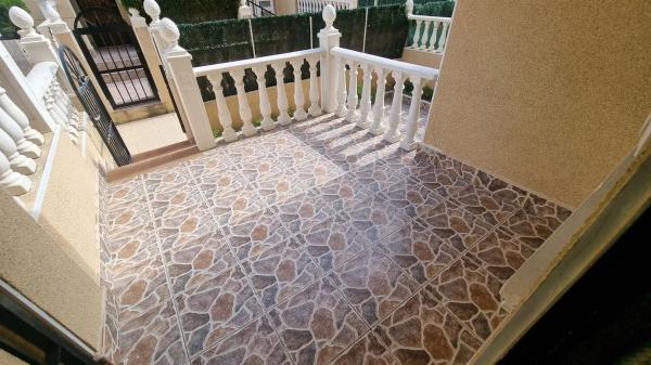 Chalet adosado en calle Adriano photo 4