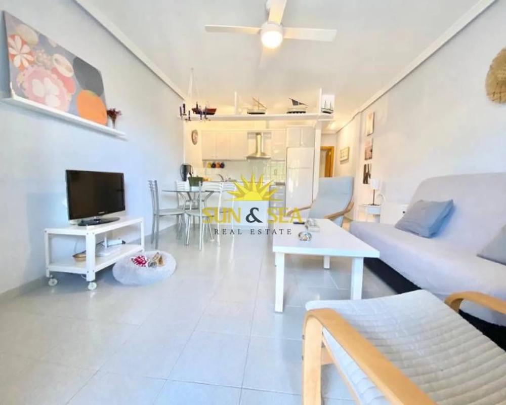 Venta de piso en Barrio Cabo Cervera, Torrevieja
photo 1