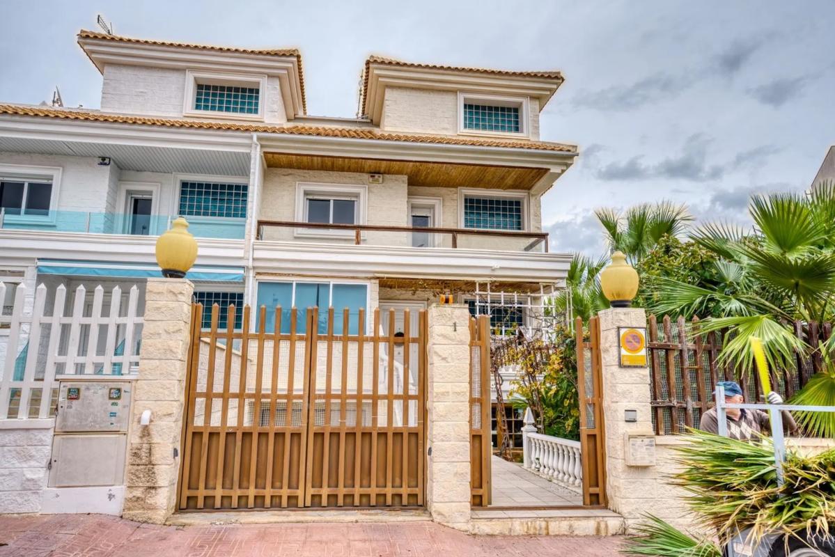 Properties for sale and rent in Spain photo 3