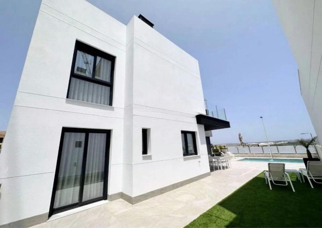Properties for sale and rent in Spain photo 3
