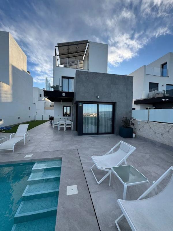 Properties for sale and rent in Spain photo 4