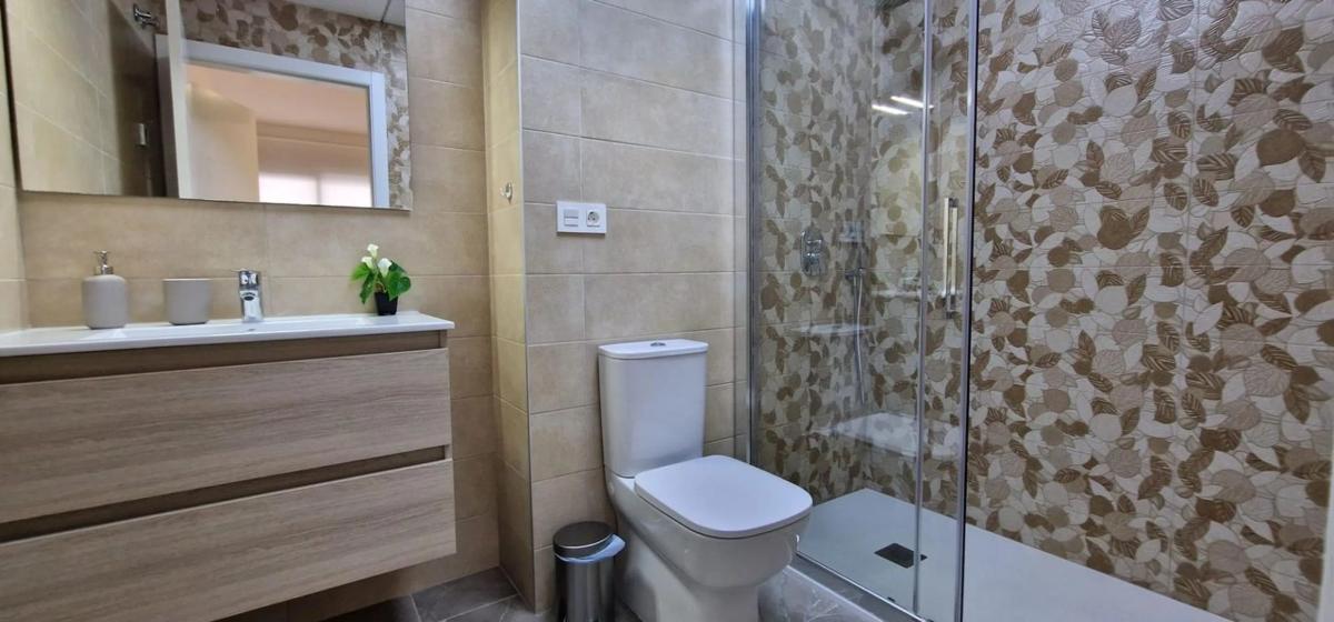 Venta de piso en Barrio Centro - Muelle Pesquero, Torrevieja
 photo 2