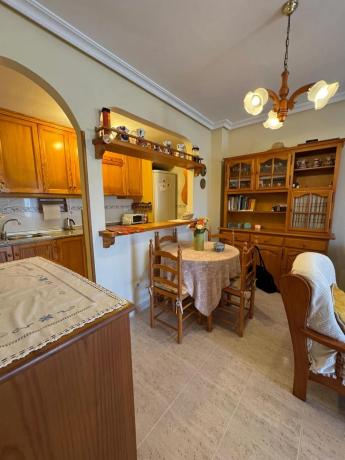 Independent chalet for sale in Урбанисасьон Альбентоса II, Torrevieja thumbnail 2