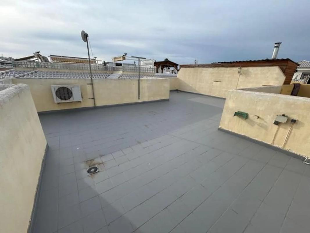 Sale of independent chalet in Avenida Ramón del Valle Inclán - Torreta, Torrevieja
photo 5