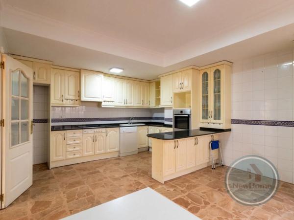 Piso en venta en  Barrio Centro - Muelle Pesquero, Torrevieja photo 2