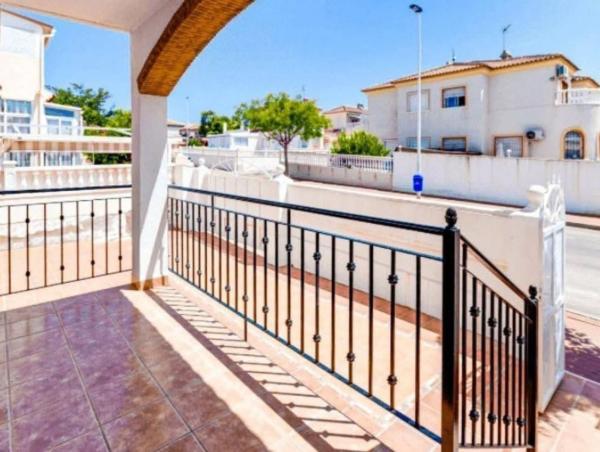 Частный шале на продаже в  Barrio El Molino, Торревьеха photo 4