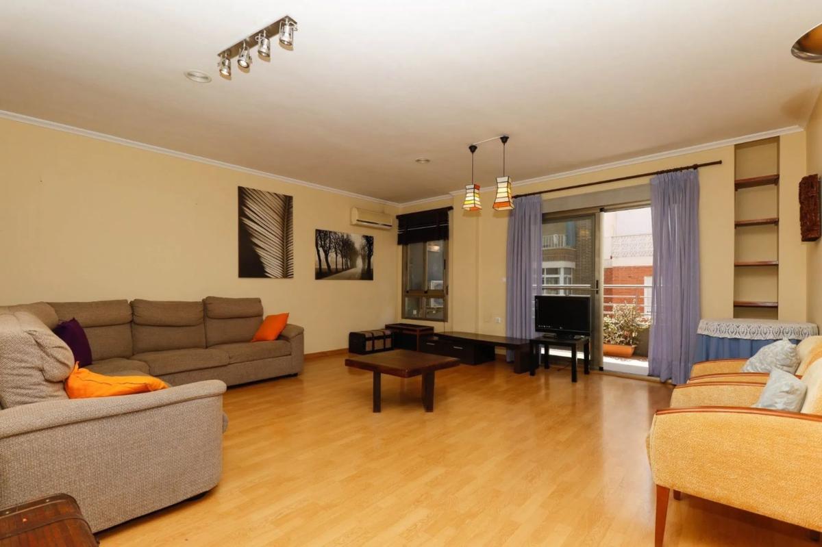 Sale of apartment in Calle Ramón Gallud, 21, Torrevieja
photo 1