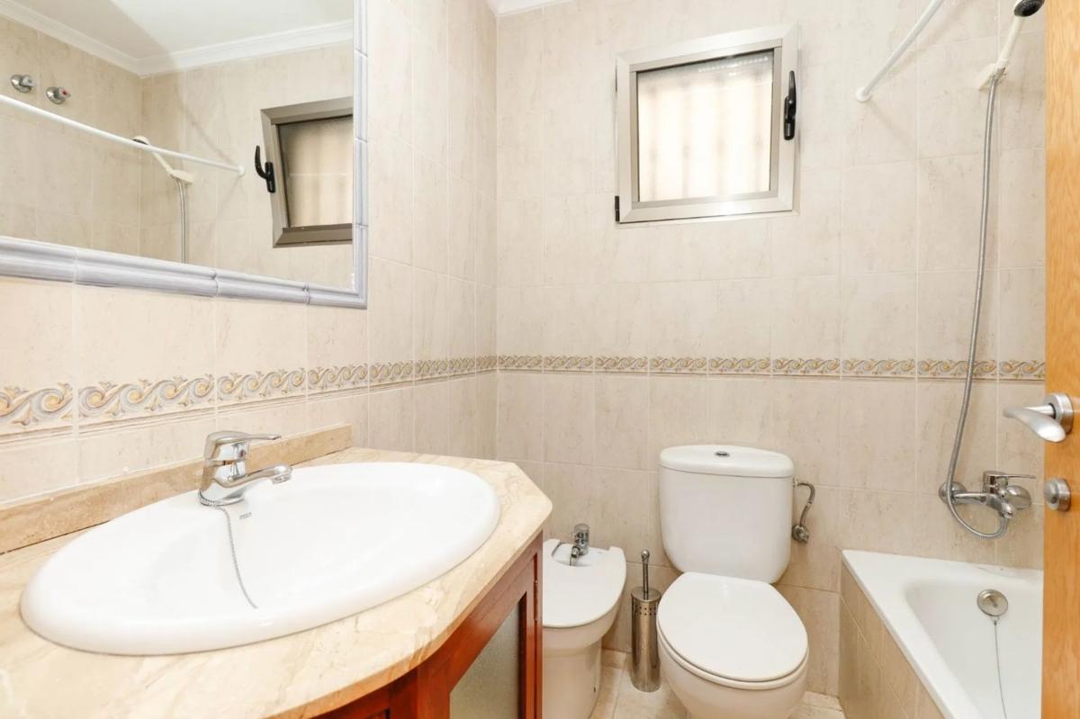 Sale of apartment in Calle Ramón Gallud, 21, Torrevieja
photo 4