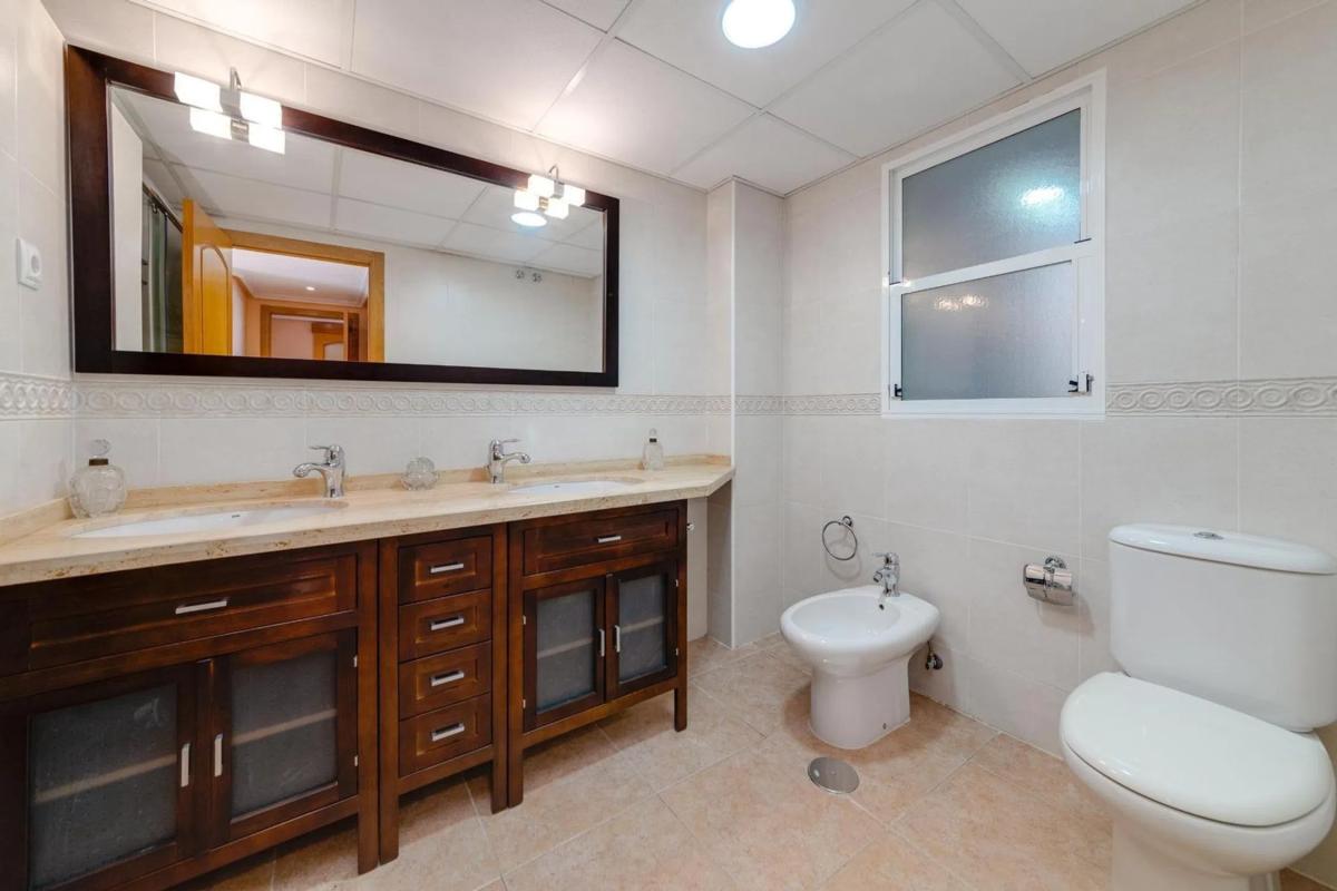 Sale of apartment in Barrio El Molino, Torrevieja
 photo 2