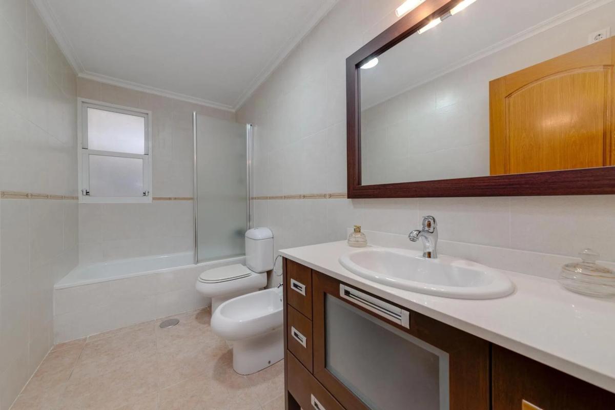 Sale of apartment in Barrio El Molino, Torrevieja
 photo 4
