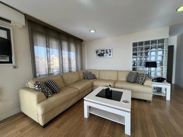 Apartment for sale in  Avenida De Don Juan de Austria, 10, Torrevieja photo 2