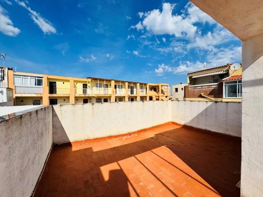 Sale of independent chalet in Barrio Gaspar Perrelló, Torrevieja
photo 1