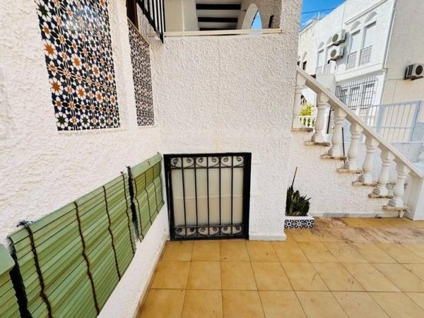 Independent chalet for sale in  Barrio Gaspar Perrelló, Torrevieja photo 4
