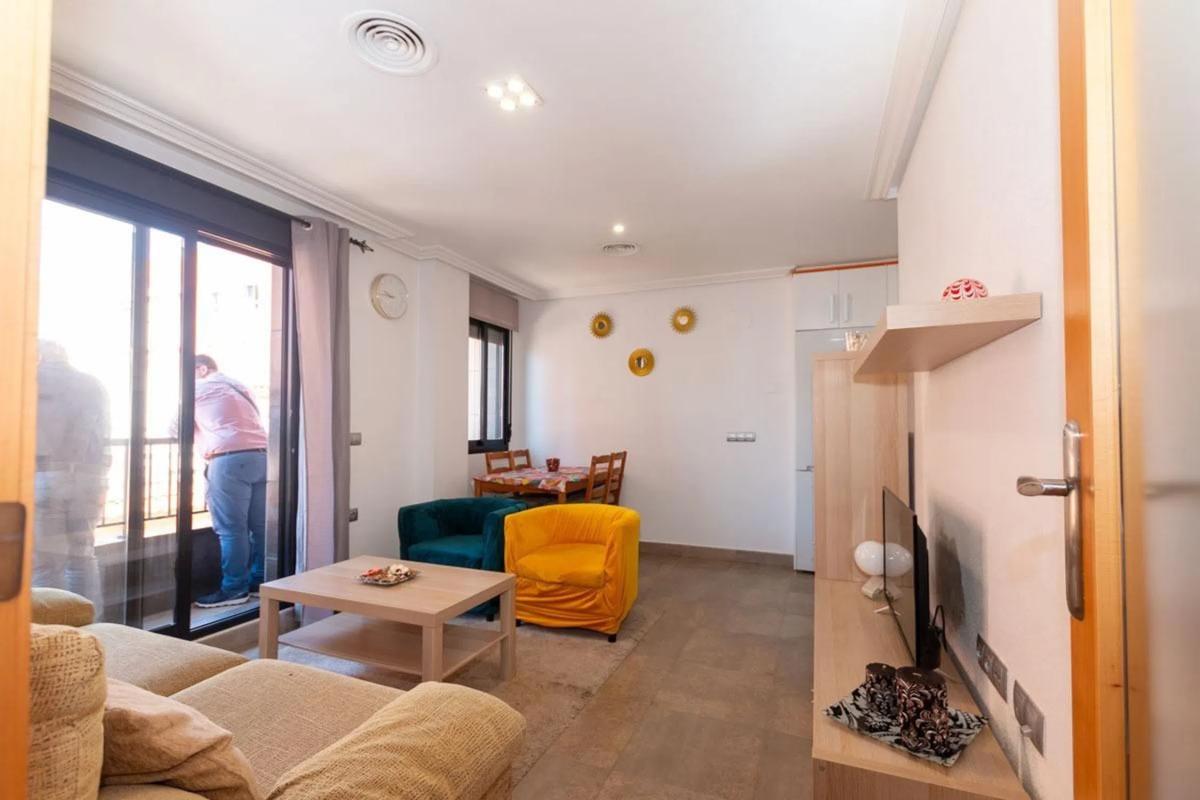 Sale of apartment in Avenida del Mediterráneo, 27, Torrevieja
photo 4