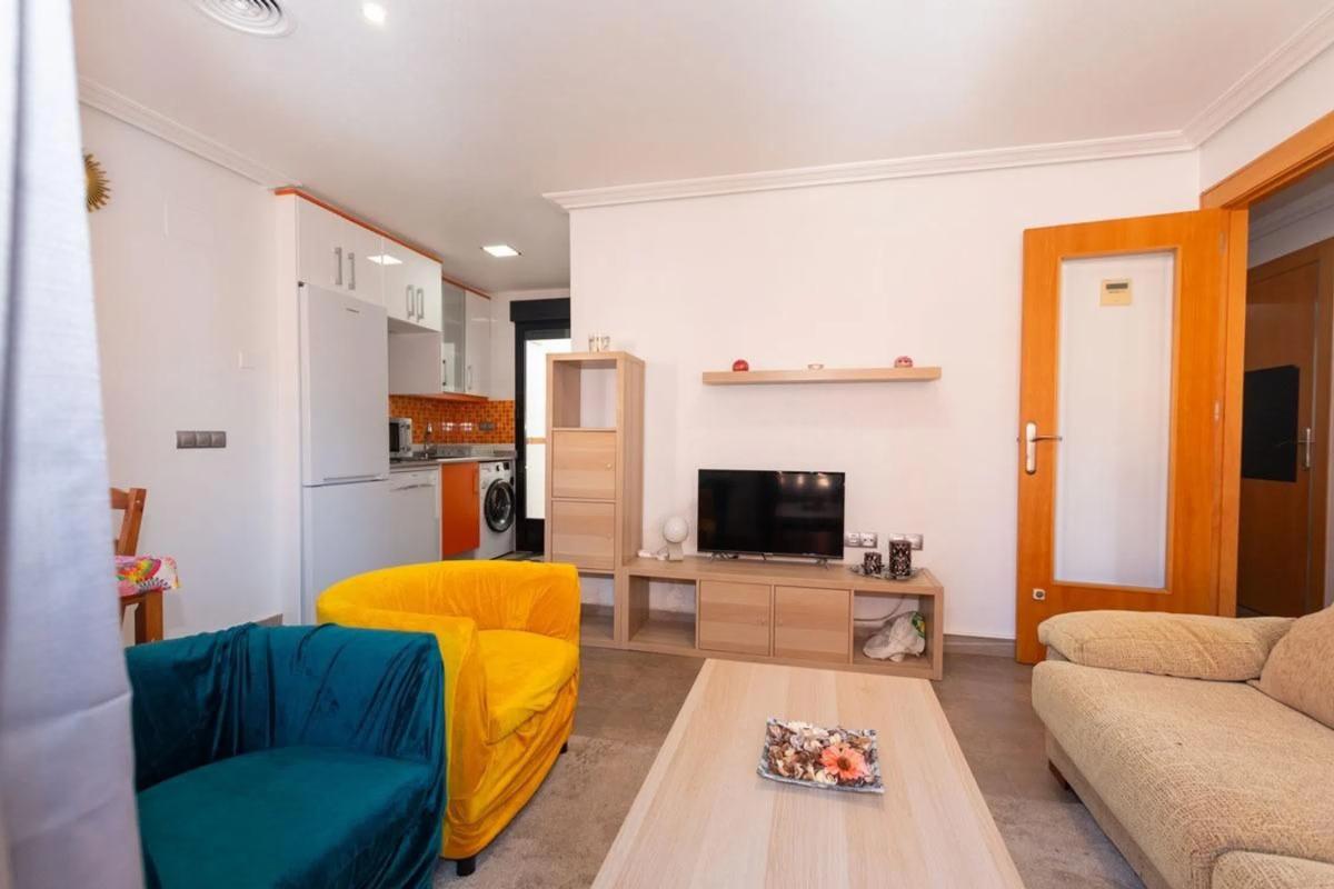 Sale of apartment in Avenida del Mediterráneo, 27, Torrevieja
photo 5