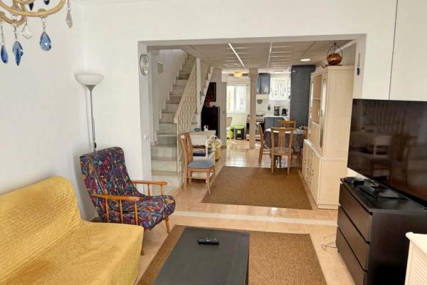 Chalet adosado en calle Segovia thumbnail 1