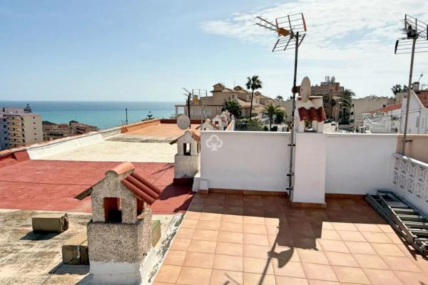 Chalet adosado en calle Segovia thumbnail 2