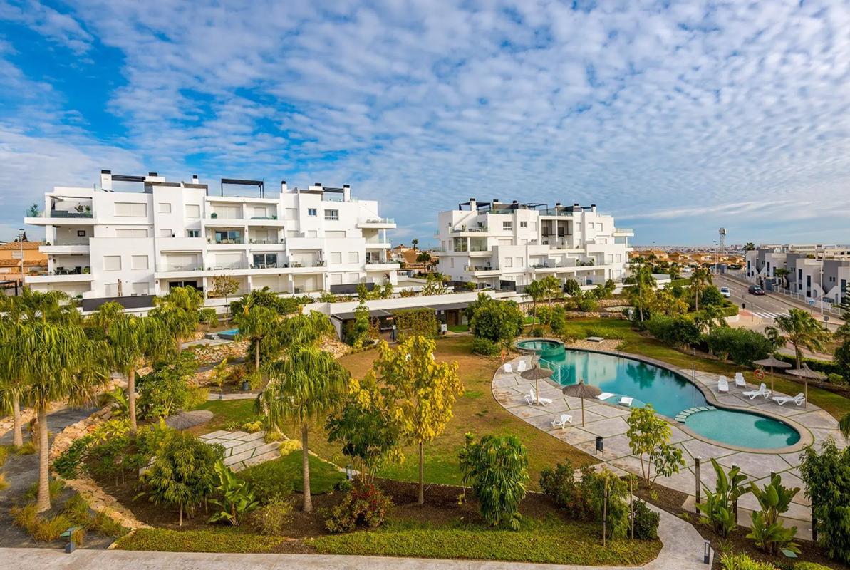 Venta de duplex en Avenida Espuña, Torrevieja photo 3