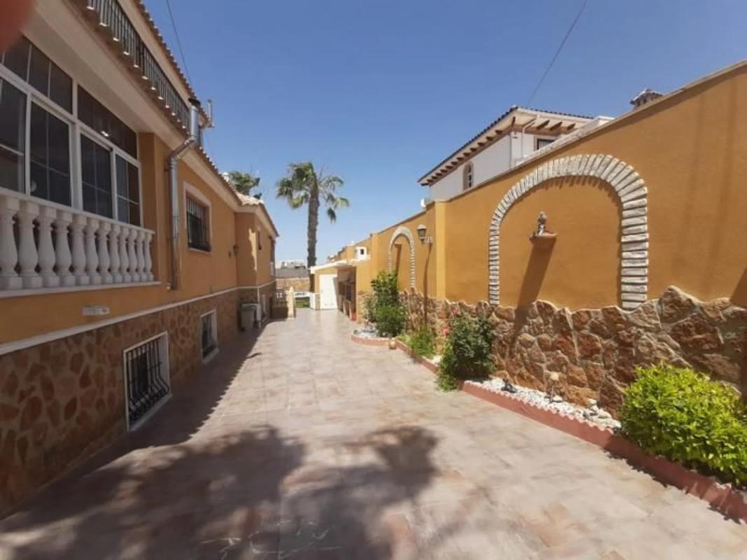Venta de chalet independiente en Calle Sol Poniente, Torrevieja
 photo 5