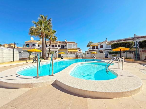 Chalet pareado en calle Afrodites, 2 photo 1