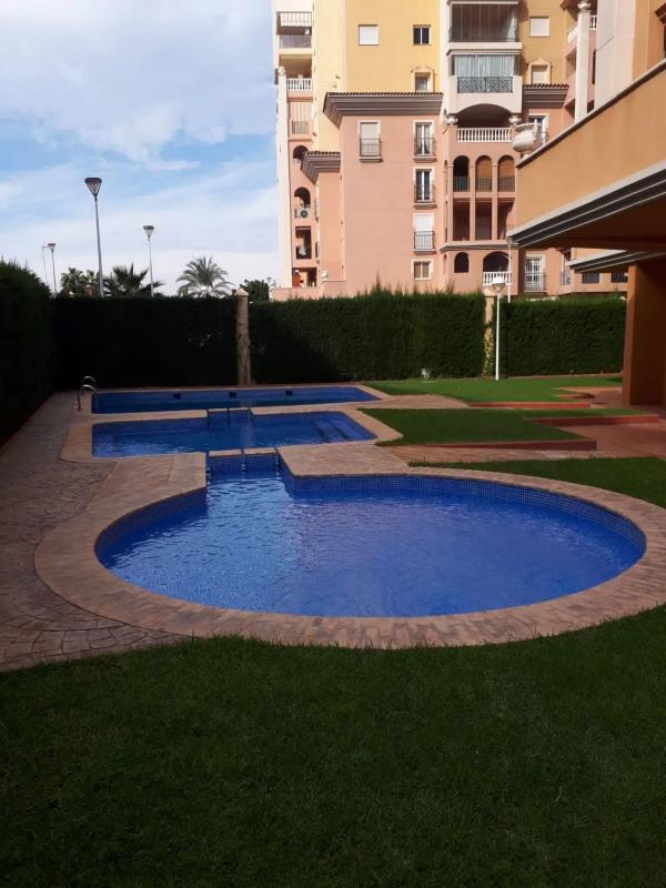 Venta de piso en Avenida Roentgen, 3, Torrevieja
photo 2