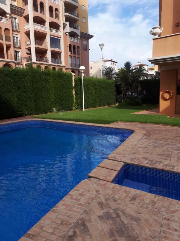 Venta de piso en Avenida Roentgen, 3, Torrevieja
photo 3