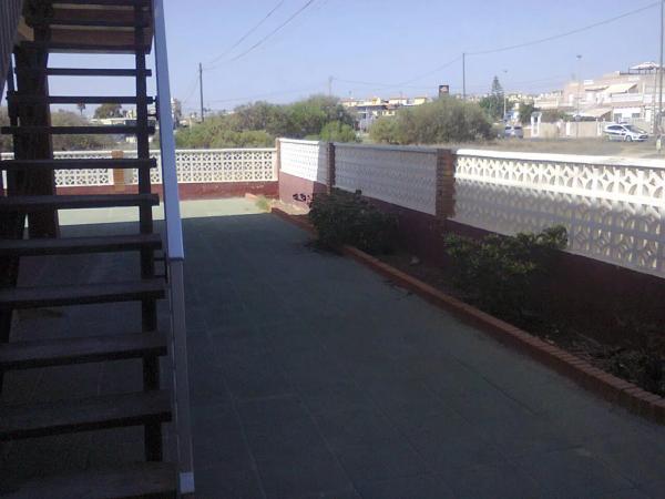Chalet pareado en avenida Alfred Nobel, 106 photo 1