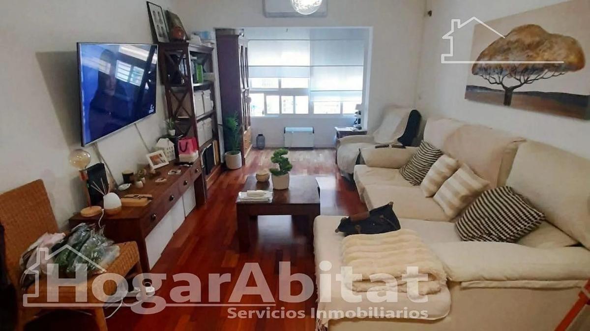 Sale of apartment in Calle Ramón Gallud, Torrevieja
photo 3