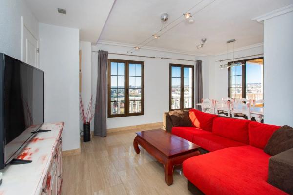 Sale of flat in Avenida de las Olas, Torrevieja
thumbnail 3