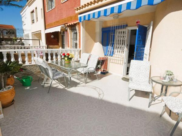 Chalet independiente en venta en Barrio El Molino, Torrevieja photo 1
