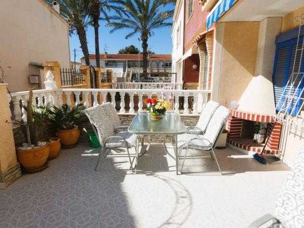 Chalet independiente en venta en Barrio El Molino, Torrevieja thumbnail 1