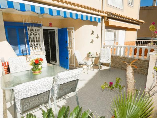Chalet independiente en venta en Barrio El Molino, Torrevieja thumbnail 2