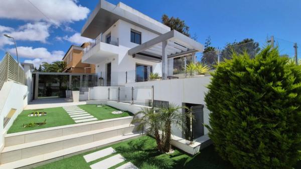 Chalet independiente en venta en Barrio El Molino, Torrevieja photo 1
