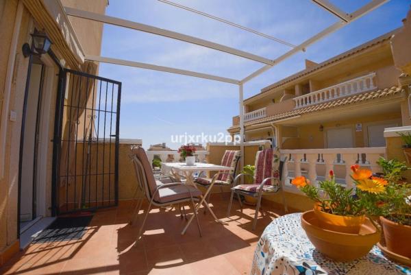 Chalet independiente en venta en Barrio El Molino, Torrevieja thumbnail 1