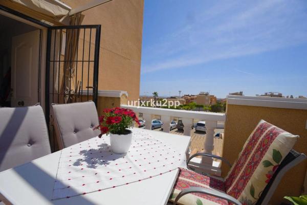 Chalet independiente en venta en Barrio El Molino, Torrevieja thumbnail 2