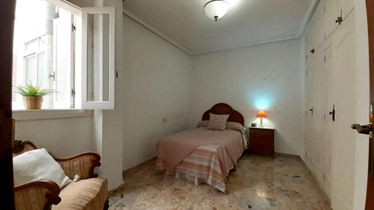 Sale of apartment in 4 Dormitorios, 2  Baños, Torrevieja
 photo 2