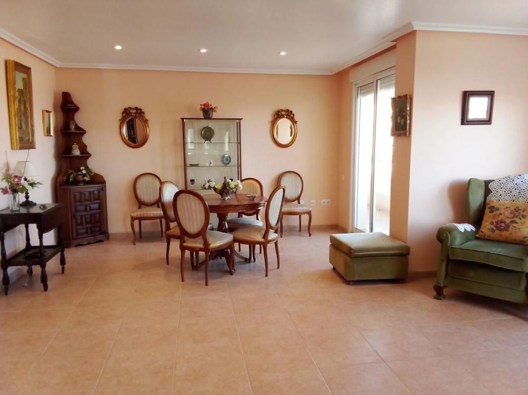 Sale of apartment in Calle Martínez Guirao, Torrevieja
photo 2