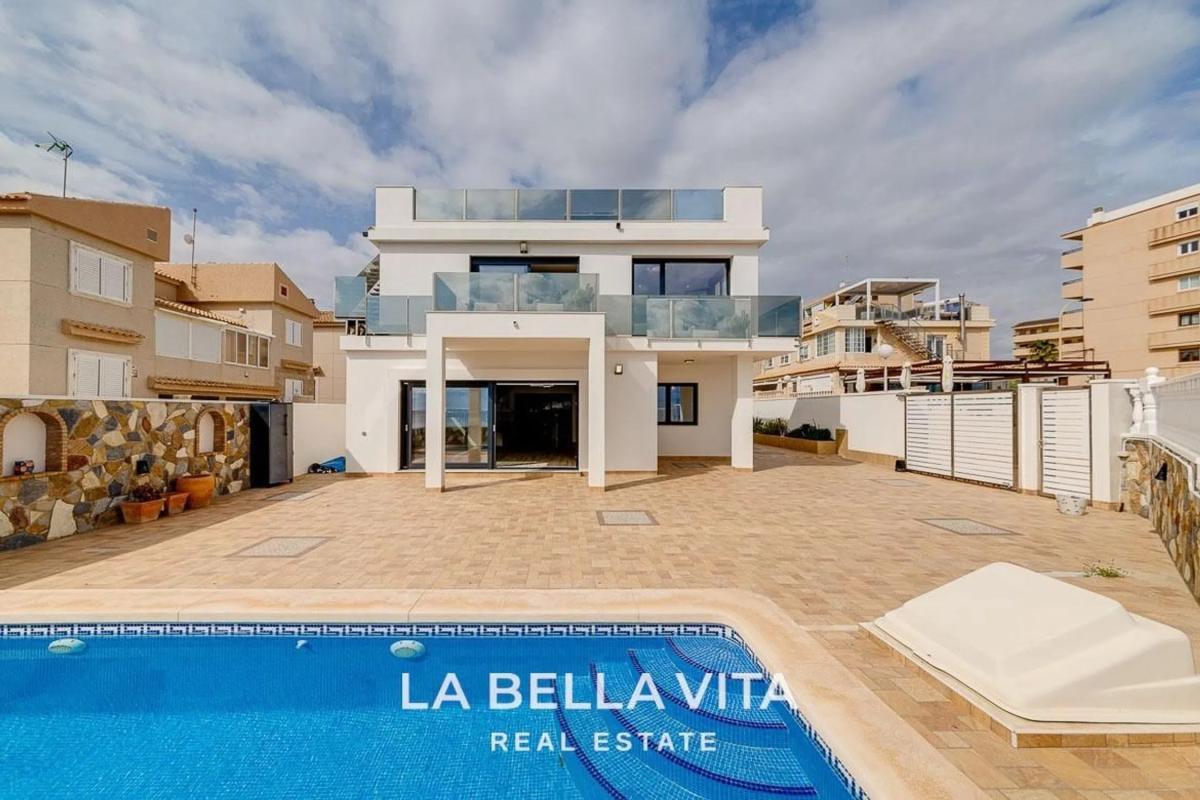 Properties for sale and rent in Spain photo 3