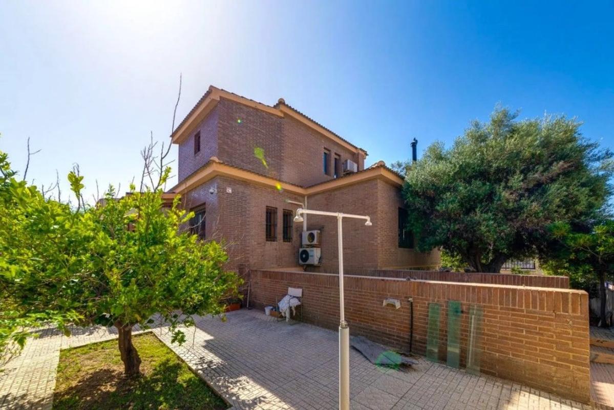 Properties for sale and rent in Spain photo 1
