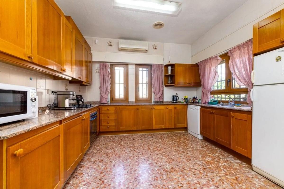 Properties for sale and rent in Spain photo 2