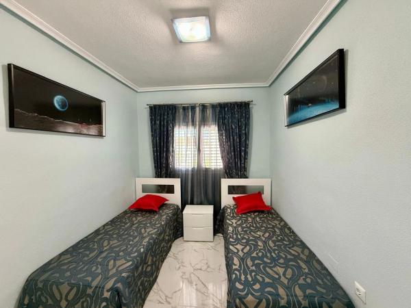 Chalet adosado en calle Morera, 129 photo 1