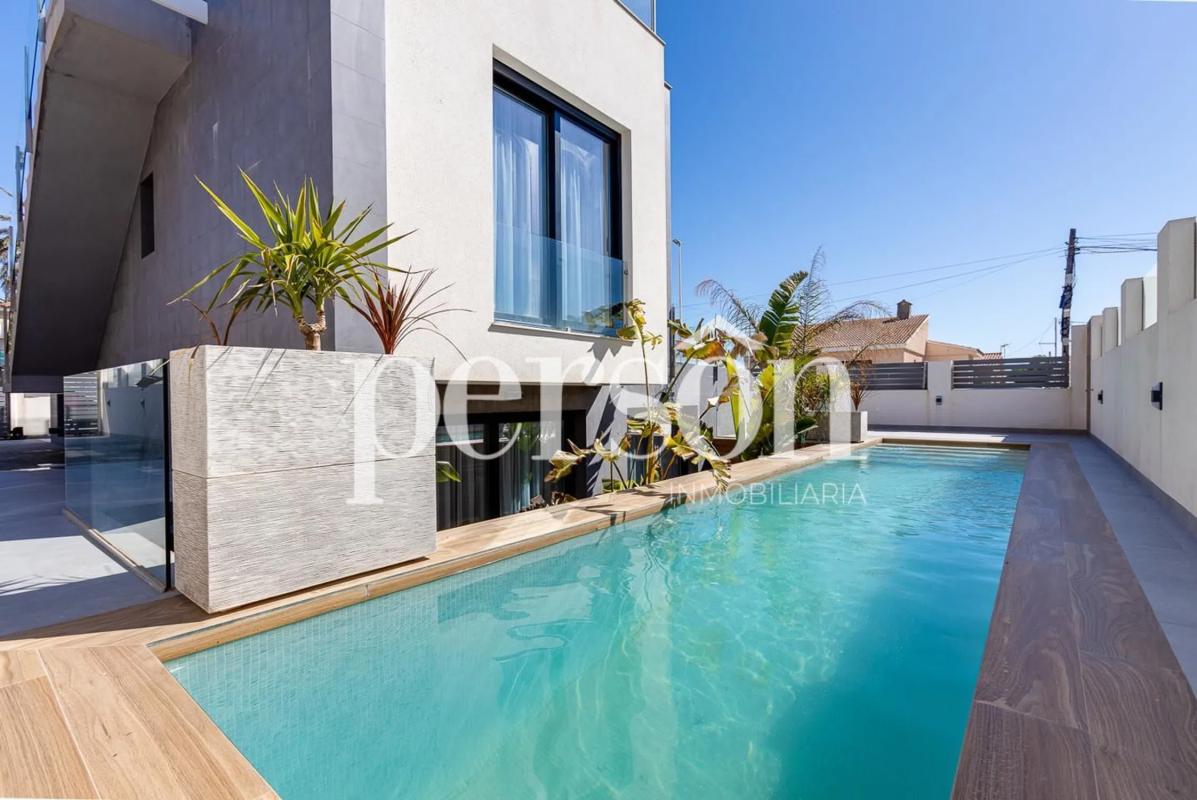 Properties for sale and rent in Spain photo 5