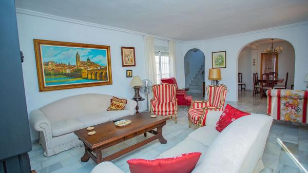 Chalet independiente en venta en  Calle Mimosas, Torrevieja photo 3