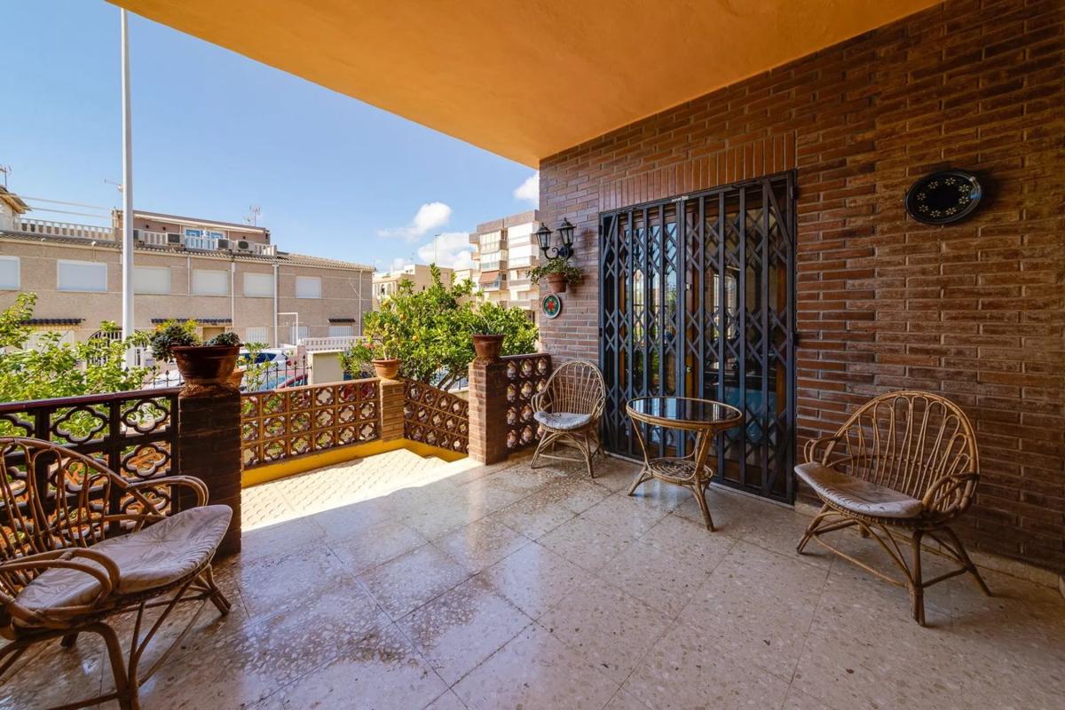 Properties for sale and rent in Spain photo 5