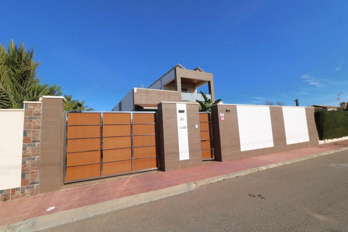 Venta de chalet independiente en Barrio La Siesta - El Salado - Torreta, Torrevieja
 photo 5