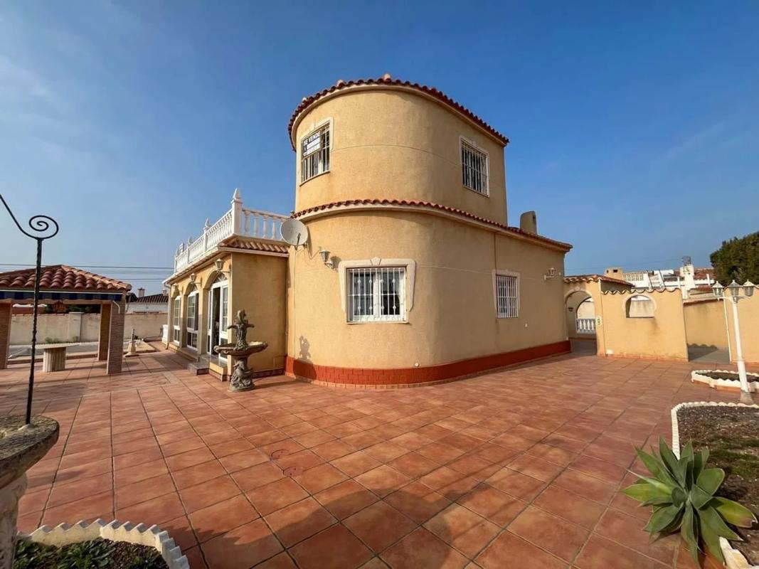 Venta de chalet independiente en Barrio La Siesta - El Salado - Torreta, Torrevieja
 photo 3