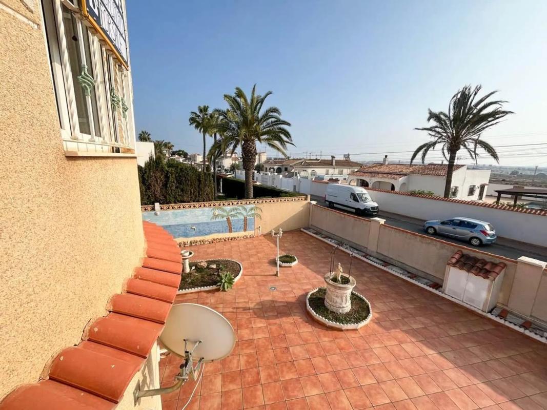 Venta de chalet independiente en Barrio La Siesta - El Salado - Torreta, Torrevieja
 photo 4