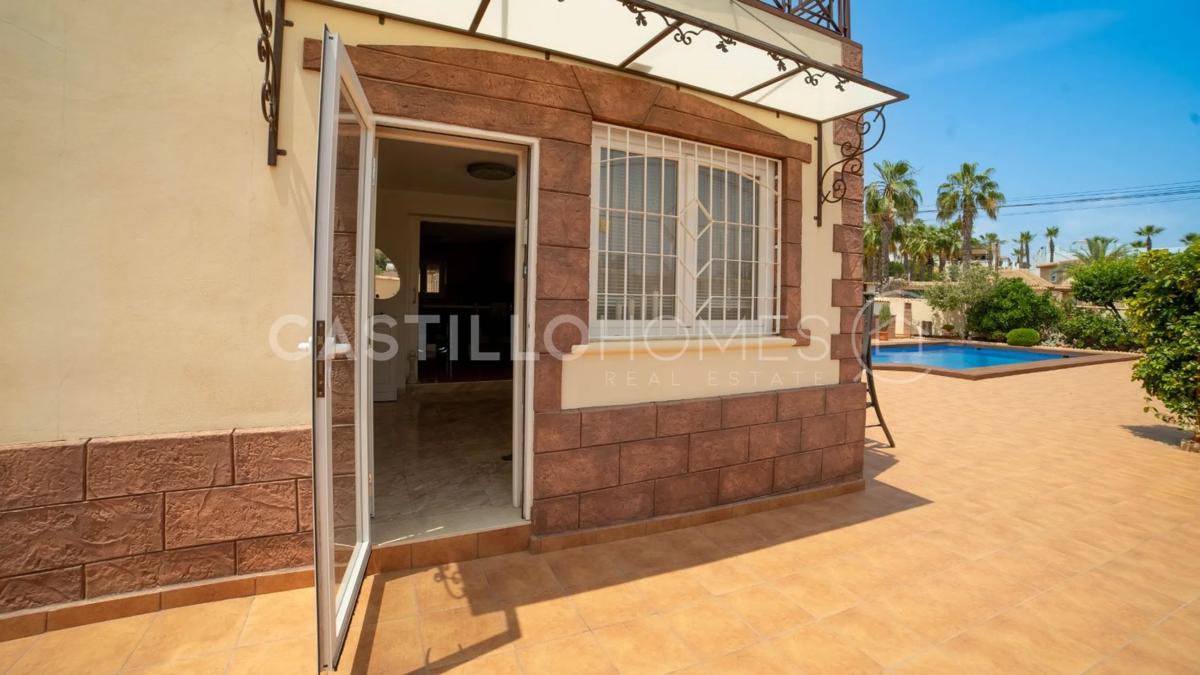 Properties for sale and rent in Spain photo 3